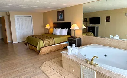 Aquarius Oceanfront Hotel