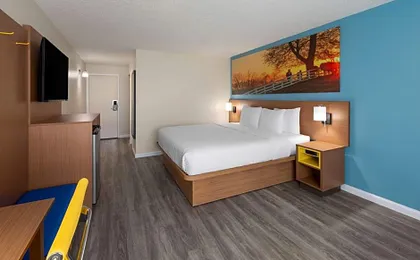 Days Inn & Suites by Wyndham Festus