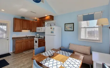 29 Cabana Anna Studio Bedroom Condo by RedAwning
