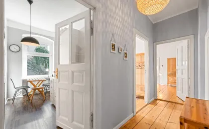 Thewilhelmshavener Group Apartment, Group & Family Friendly, 100m2, 2br, 1 Living Room, Huge Table, Ideal for 4 - 6 Guests