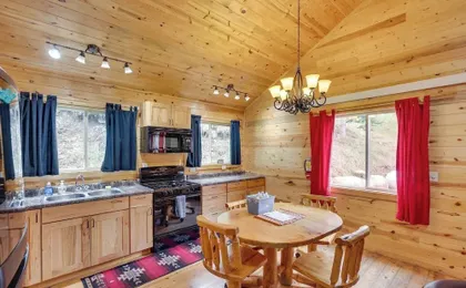 Deadwood Cabin w/ Foosball Table, Near Sanford Lab