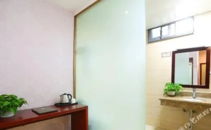 Xinyijia City Hotel