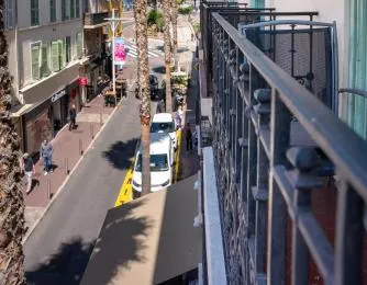 Central Cannes, 200m to Palais, walk everywhere