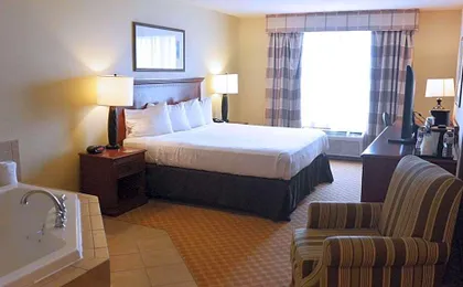 Country Inn & Suites by Radisson, Peoria North, IL