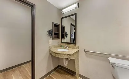 Best Western Sea World/Lackland AFB NW Hotel & Suites