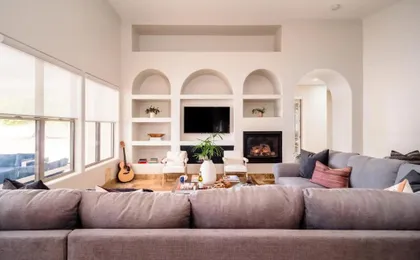 Sleeps 19, 7bdr Estate! Sports Court, Putting Green, Pool Farrier by Avantstay