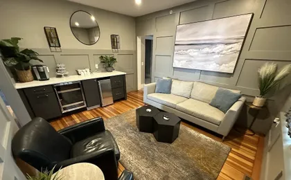 Spacious 1 Bed/1 Bath In Downtown Newport - Unit 5 1 Bedroom Home
