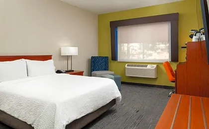 Holiday Inn Express Hotel & Suites Farmington By IHG