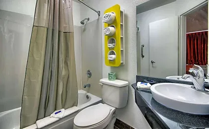 Motel 6-Columbus, OH - West