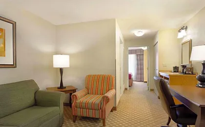 Country Inn & Suites by Radisson, Nevada, MO