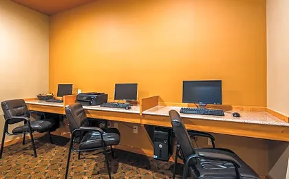 Best Western Plus Hartford Lodge