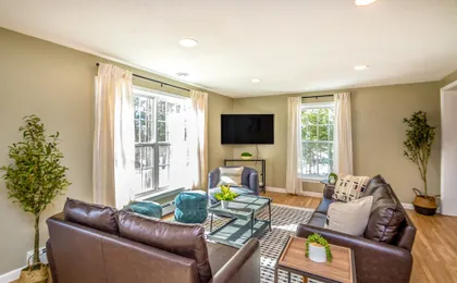 Your Perfect Blend Of Views, Hot Tub, And Fun! 3 Bedroom Home by RedAwning