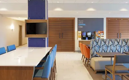 Holiday Inn Express & Suites Clarksville North by IHG