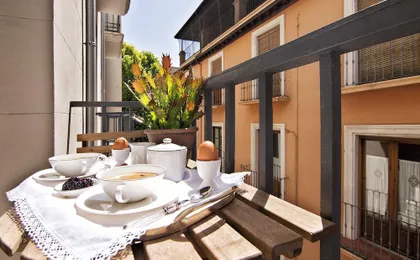 Granada Deluxe Apartments