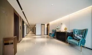 Home Inn Plus Chengdu Longquanyi Auto City Aviation Vocational College