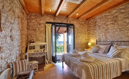 Stunning 8-Bed Villa in Marmaro with Amazing View
