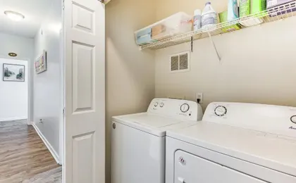 Carolina Beach Condo With Deck: Steps to Shore!
