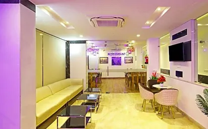 Hotel De Clark Residency Delhi Airport