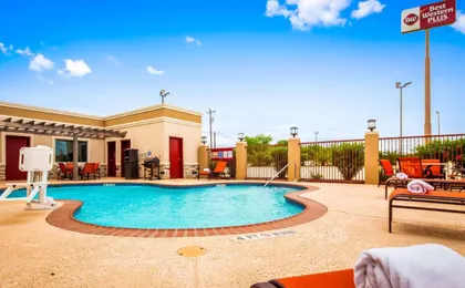 Best Western Plus Dilley Inn & Suites