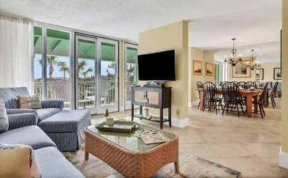 Oceanfront Condo With Direct Beach Access, Pool, Balcony, Grilling Area, & AC