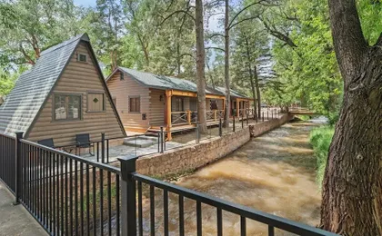 Timber Lodge Cabins 24