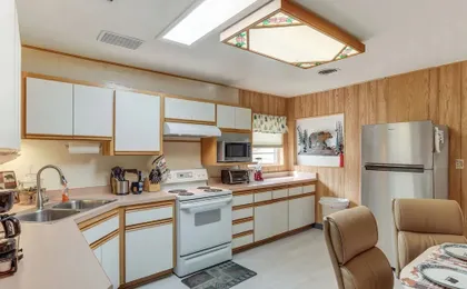 Near Route 66, Family Fun & Lakes! Williams Home