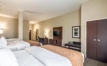 Comfort Suites Meridian and I-40