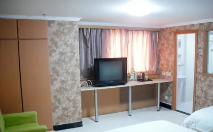 Jia Li Hua Hotel Chain (Communication University of China West Gate)