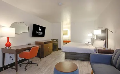 The Hotel Serene Glendale Peoria, Surestay Collection by BW