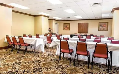 Grand Plaza Hotel & Conference Center