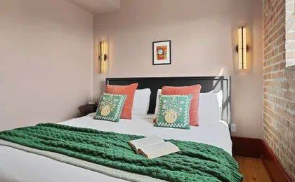 The Gisele: 4br/3ba for 8 Pool + Streetcar Stop