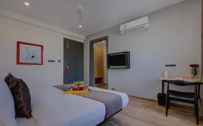Super Townhouse Global Village Tech Park Near Kengeri Bus Terminal Metro Station