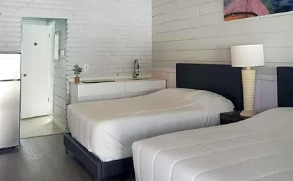 Hollywood Gardens Inn & Suites
