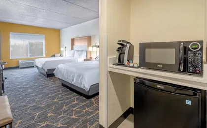 Holiday Inn Hotel & Suites Wausau-Rothschild