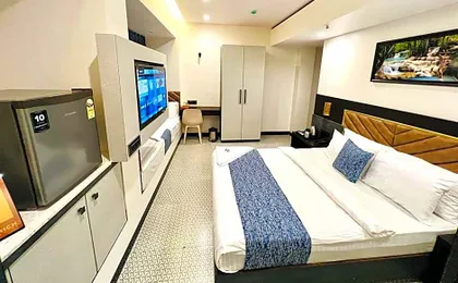 Rich Hotel