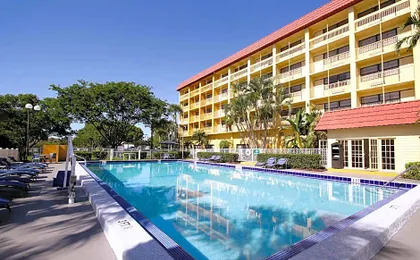 La Quinta Inn & Suites by Wyndham Coral Springs Univ Dr