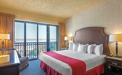 Shoreline Inn & Conference Center, an Ascend Collection Hotel