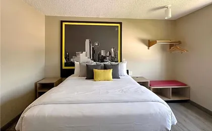 Super 8 by Wyndham Irving DFW Airport/South