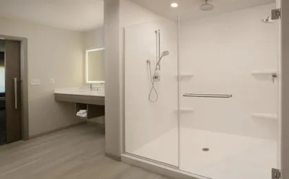 Holiday Inn Express & Suites Williamstown - Glassboro