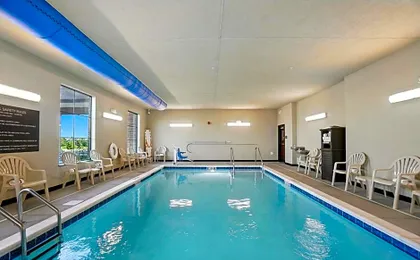 Cobblestone Hotel & Suites - Bellefontaine