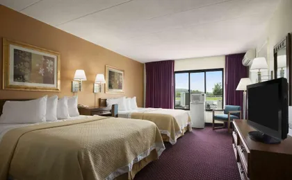 Ramada by Wyndham Pittsburgh/New Stanton