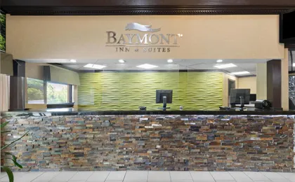 Baymont Inn & Suites Knoxville I-75