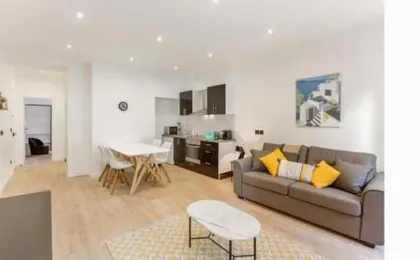 Amazing 2 Bedroom Parisian flat