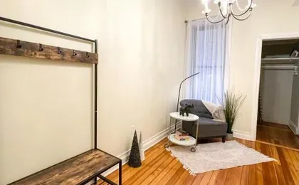 Perfect Wrigleyville Stay