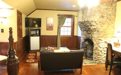 Hilltop Manor Bed And Breakfast (Adults only)