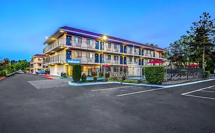 Motel 6-Kirkland, WA - North Kirkland