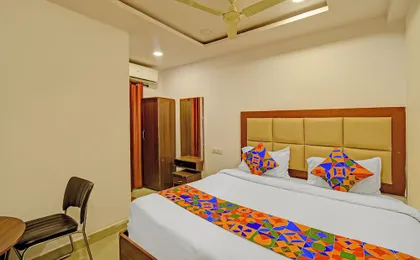 Fabhotel Vsr International