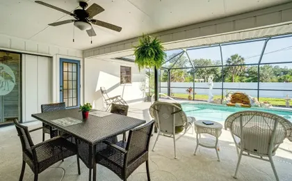8 Mi Beach: Beautiful Oasis w/ Saltwater Pool