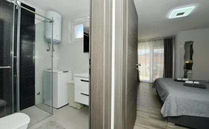 Villa Popandrock Sleeps 5 with Parking