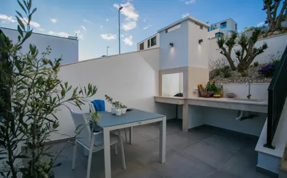 Holiday Home Olive Exclusive - 8 People, Heated Pool, Okrug Gornji, Sea View